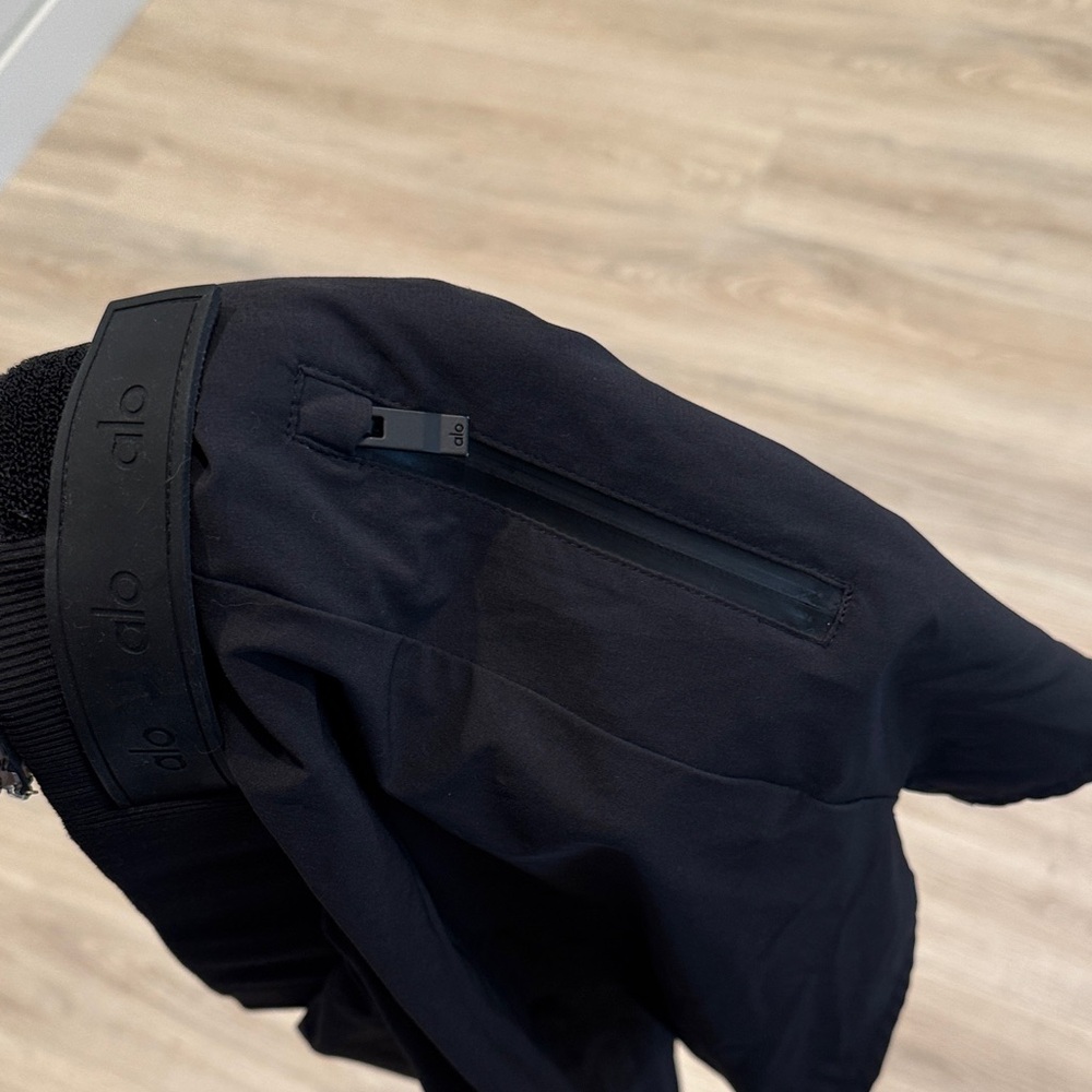 ALO Yoga Black Skirt with Logo Patch - Picture 14 of 15